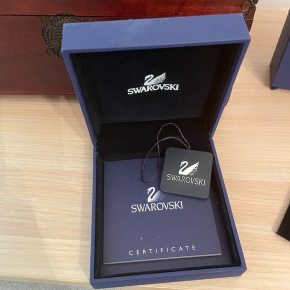 Swarovski Pink Crystal Pendant Necklace - Picture 4 of 5